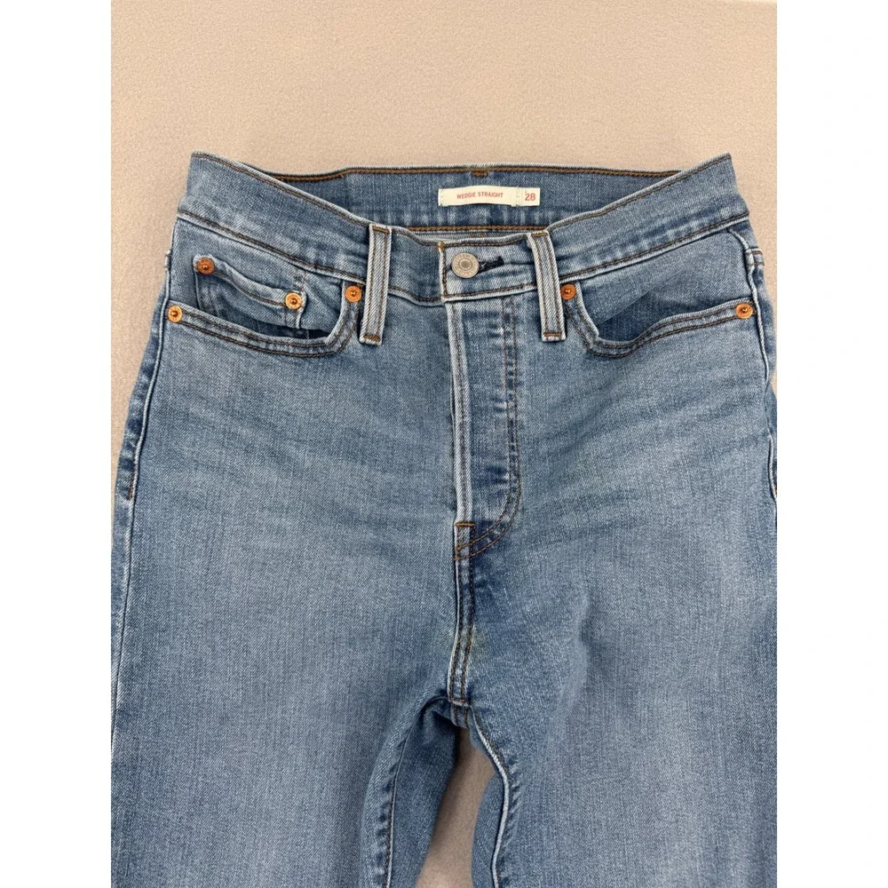 Levis Wedgie Straight High Rise Jeans Medium Wash Raw Hem Womens 28 (28x27) Blue